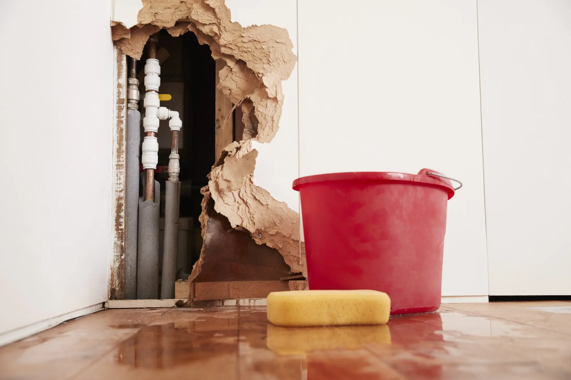 What to Do If a Pipe Bursts in Your Home